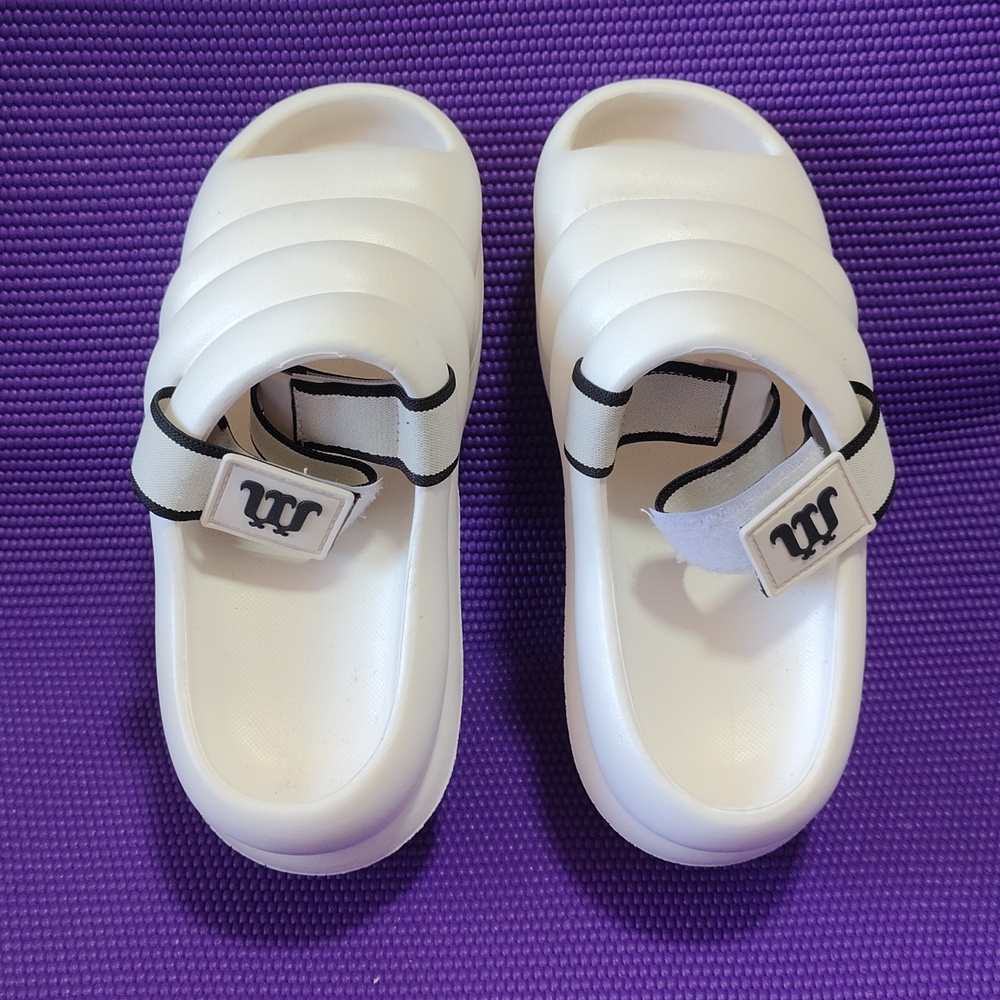 Womens White Slide‎ Puffy Slides